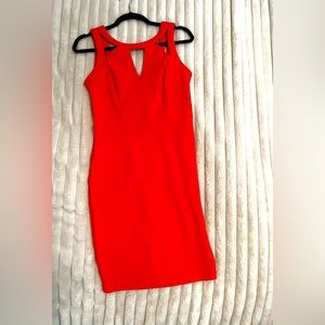 Beautiful keyhole soft spandex form fitting dress!